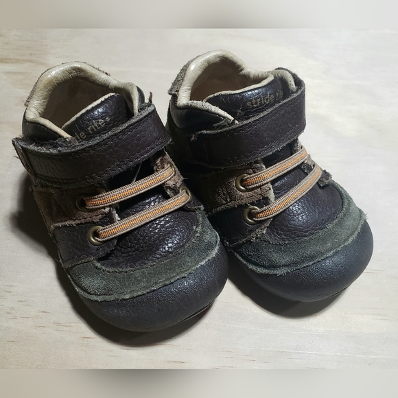 Stride Rite Shoes - Picture 2 of 3